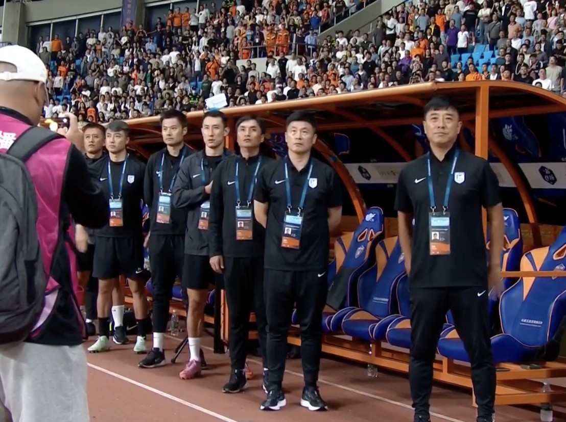 完全不存在, 好像现在就 完全不存在, 好像现在就